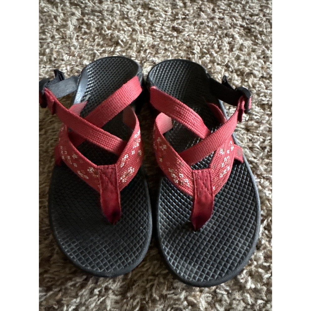 Chaco Women's Hipthong Size 6 Sandals Garden Red